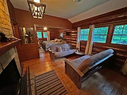 White Pines Lodge