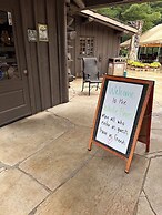 White Pines Lodge