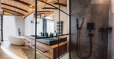 Chalet Amadeus - Designer Luxury Chalet for 14