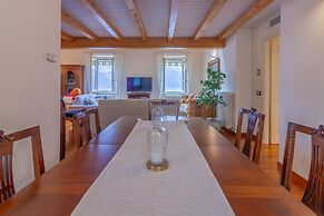 Aglaia Luxury Lake View