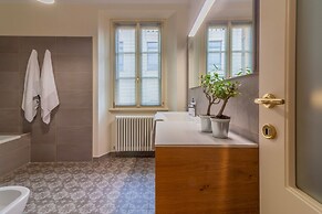 Aglaia Luxury Lake View