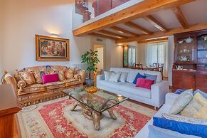 Aglaia Luxury Lake View