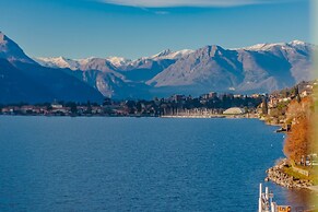 Aglaia Luxury Lake View