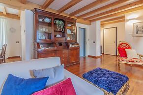 Aglaia Luxury Lake View