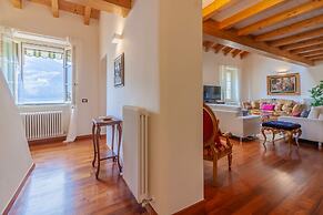 Aglaia Luxury Lake View