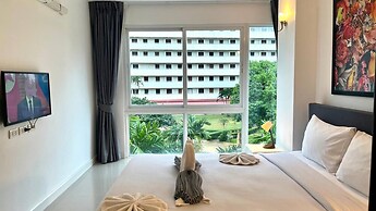 6-32 - 1 Bdr Condo With Balcony and Shared Pool