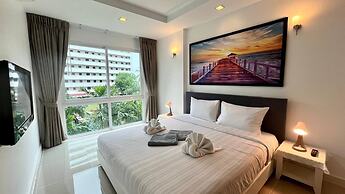 6-32 - 1 Bdr Condo With Balcony and Shared Pool