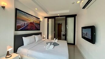 6-32 - 1 Bdr Condo With Balcony and Shared Pool