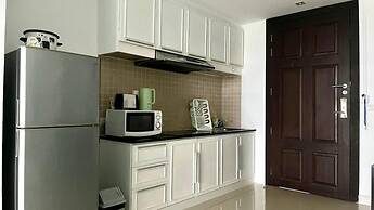 6-32 - 1 Bdr Condo With Balcony and Shared Pool