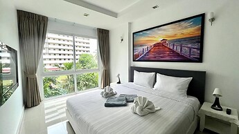 6-32 - 1 Bdr Condo With Balcony and Shared Pool