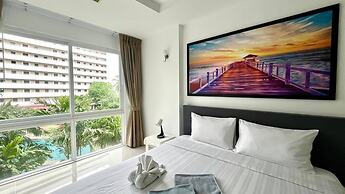 6-32 - 1 Bdr Condo With Balcony and Shared Pool