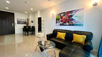 6-32 - 1 Bdr Condo With Balcony and Shared Pool