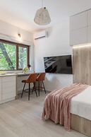 Modern & Bright Studio on Amzei Square