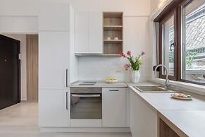 Modern & Bright Studio on Amzei Square