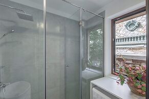 Modern & Bright Studio on Amzei Square