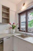 Modern & Bright Studio on Amzei Square