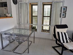 Cyprus Townhouse/ Queen Bed/ Pool/ Patio/air/freep