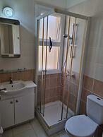 Cyprus Townhouse/ Queen Bed/ Pool/ Patio/air/freep