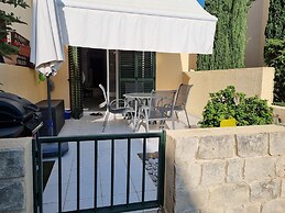 Cyprus Townhouse/ Queen Bed/ Pool/ Patio/air/freep