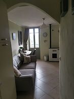 Cozy Mountain Apartment Retreat in Bajardo