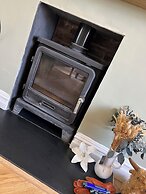 The Hidden Cottage Near Manchester Airport