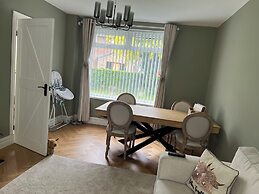 The Hidden Cottage Near Manchester Airport