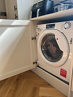 The Hidden Cottage Near Manchester Airport