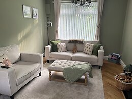 The Hidden Cottage Near Manchester Airport