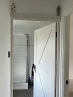 The Hidden Cottage Near Manchester Airport