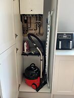 The Hidden Cottage Near Manchester Airport