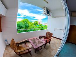 Luna Hut Resort Hua Hin