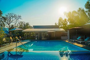 Luna Hut Resort Hua Hin