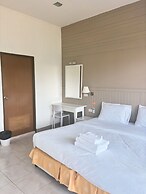 Luna Hut Resort Hua Hin