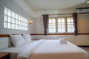 Luna Hut Resort Hua Hin