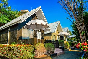 Luna Hut Resort Hua Hin