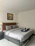 Luna Hut Resort Hua Hin