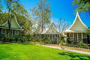 Luna Hut Resort Hua Hin