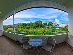 Luna Hut Resort Hua Hin
