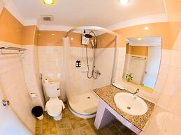 Luna Hut Resort Hua Hin