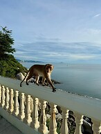 Luna Hut Resort Hua Hin