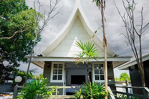 Luna Hut Resort Hua Hin