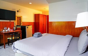 Luna Hut Resort Hua Hin