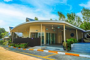 Luna Hut Resort Hua Hin