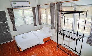 Luna Hut Resort Hua Hin