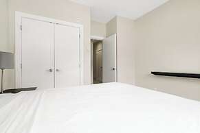 Harmony Haven 2BR Lakefront Suite