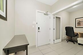 Harmony Haven 2BR Lakefront Suite