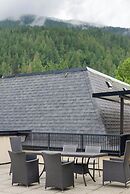 Harmony Haven 2BR Lakefront Suite