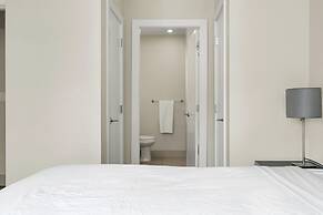 Harmony Haven 2BR Lakefront Suite