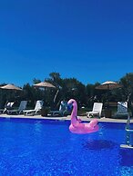 Flu Alaçatı Tiny House Otel