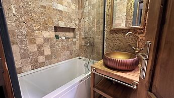 Flu Alaçatı Tiny House Otel